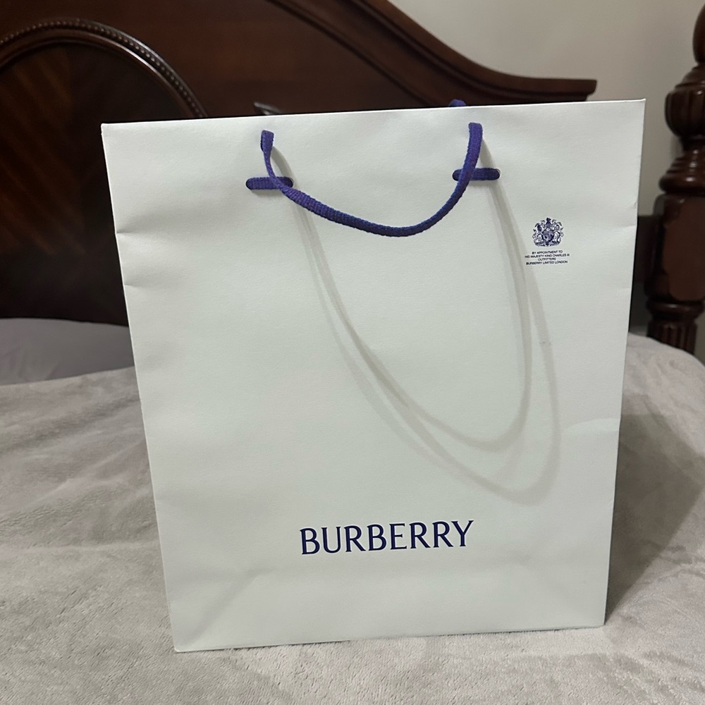 Burberry White Gift Bag with Purple Handles new
